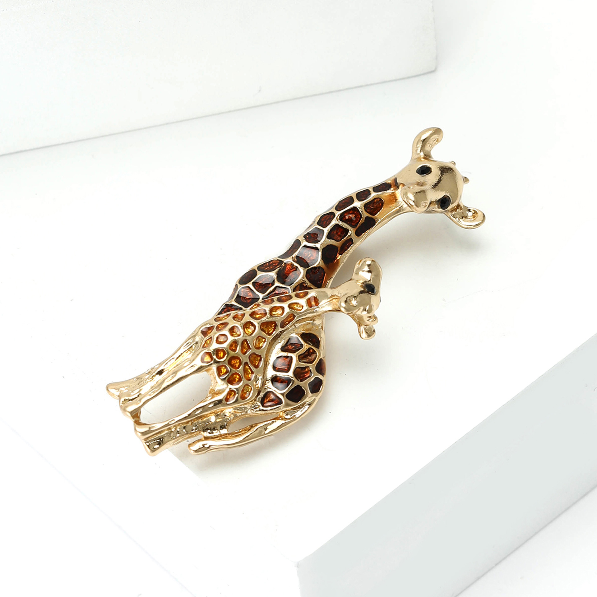 Fashion multi-color alloy oil drop enamel giraffe brooch temperament exaggerated men's and women's clothing corsage jewelry pins