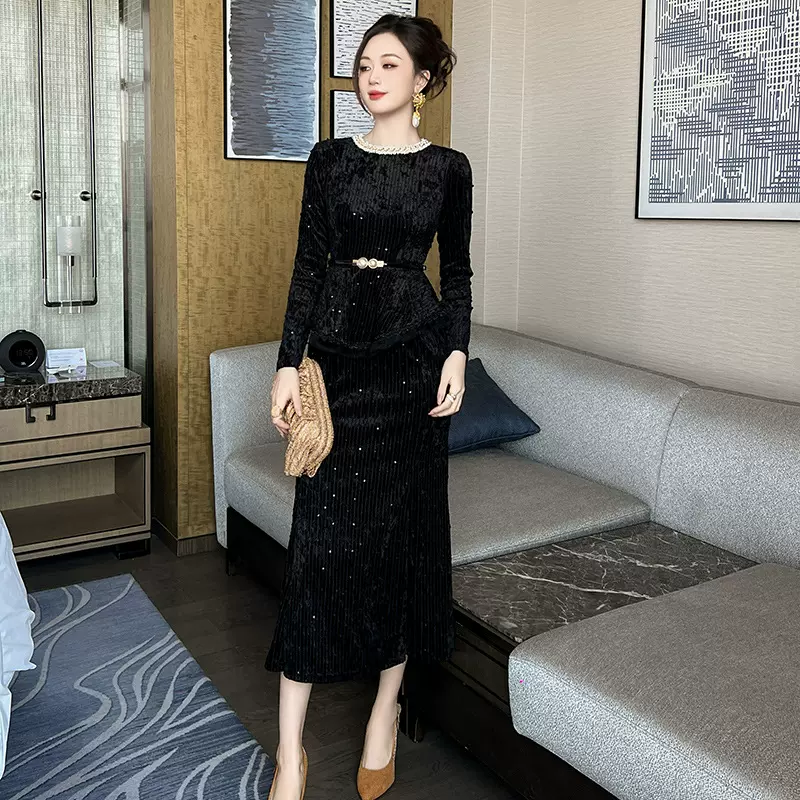 2025秋装新款女装法式设计感荷叶边修身假两件丝绒连衣裙21617