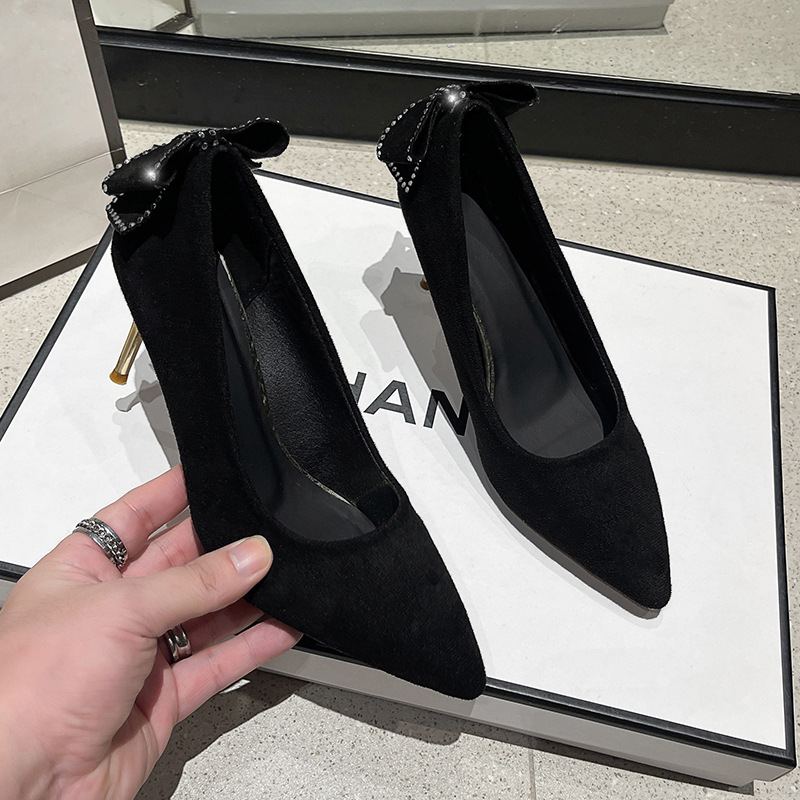 High heels pointed-toe
