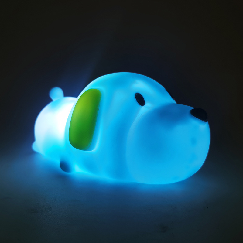 卸売りの露店のアイデアのおもちゃのフクロウの発光のかわいいledの小さい夜の明かりのベッドのヘッドライトのゴムのおもちゃ|undefined