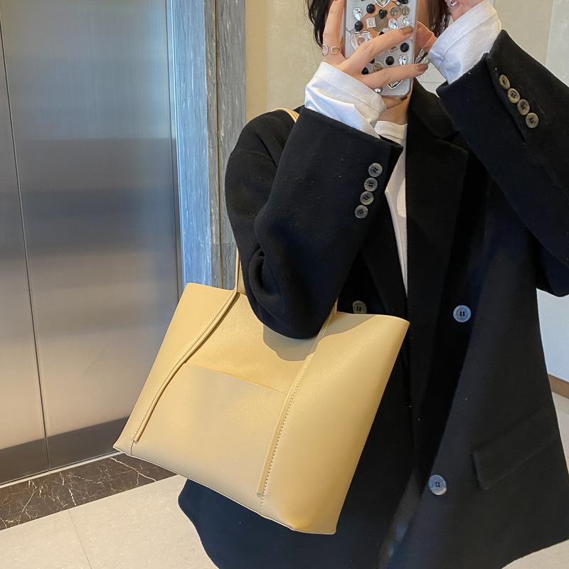 Bolsa de gran capacidad simple para mujeres 2022 otoño y invierno nueva moda universitaria bolsa de hombro bolsa de mano bolsa de mano