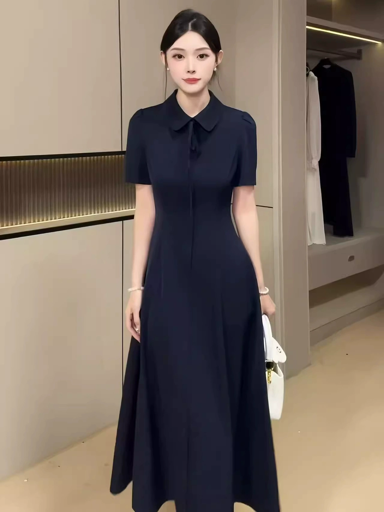 Платье с короткими рукавами и кукольным воротником в стиле Хепберн для женщин, летнее новое стильное облегающее универсальное длинное платье с талией для похудения