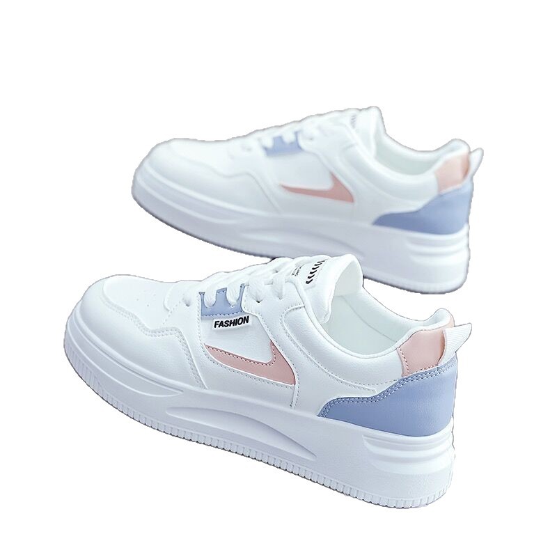 2026 primavera y otoño nuevo popular popular zapatos deportivos casuales de skate con suela gruesa zapatos blancos pequeños zapatos impermeables de cuero de mujer
