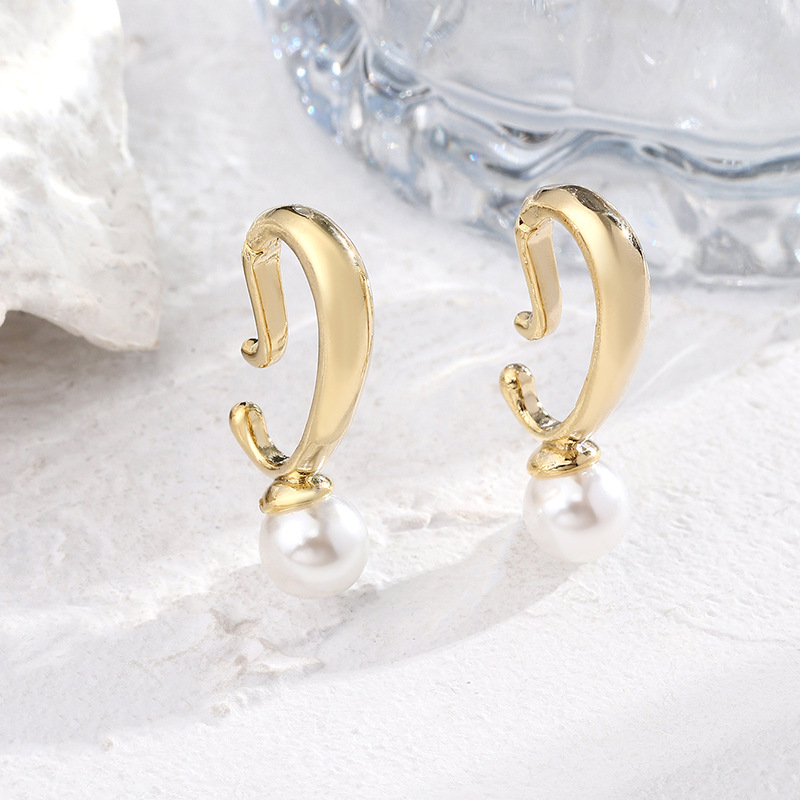 8g Weight Zircon Inlay Material Ear Studs Classification 1 Piece Quantity Daily Occasion Copper Material U Shape Pattern Women'S Gender Plating Design Fashion Style Fashion U Shape Copper Plating Zircon Women's Ear Studs 1 Piece 12