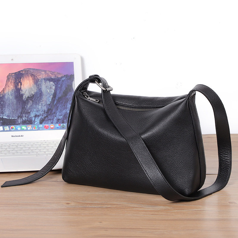 Túi đeo chéo nam da bò mềm dung tích lớn 29×11×17 cm — Màu đen