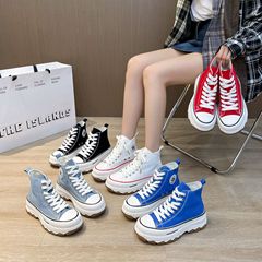 春の新型キャンバス靴女子学生は厚い底の白い靴を高くしてカジュアルな板靴を高くします。