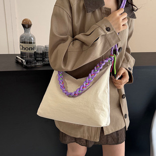 �nϵins������������б���ŮС���ٴ�K�μ���r���\����Ӱ�