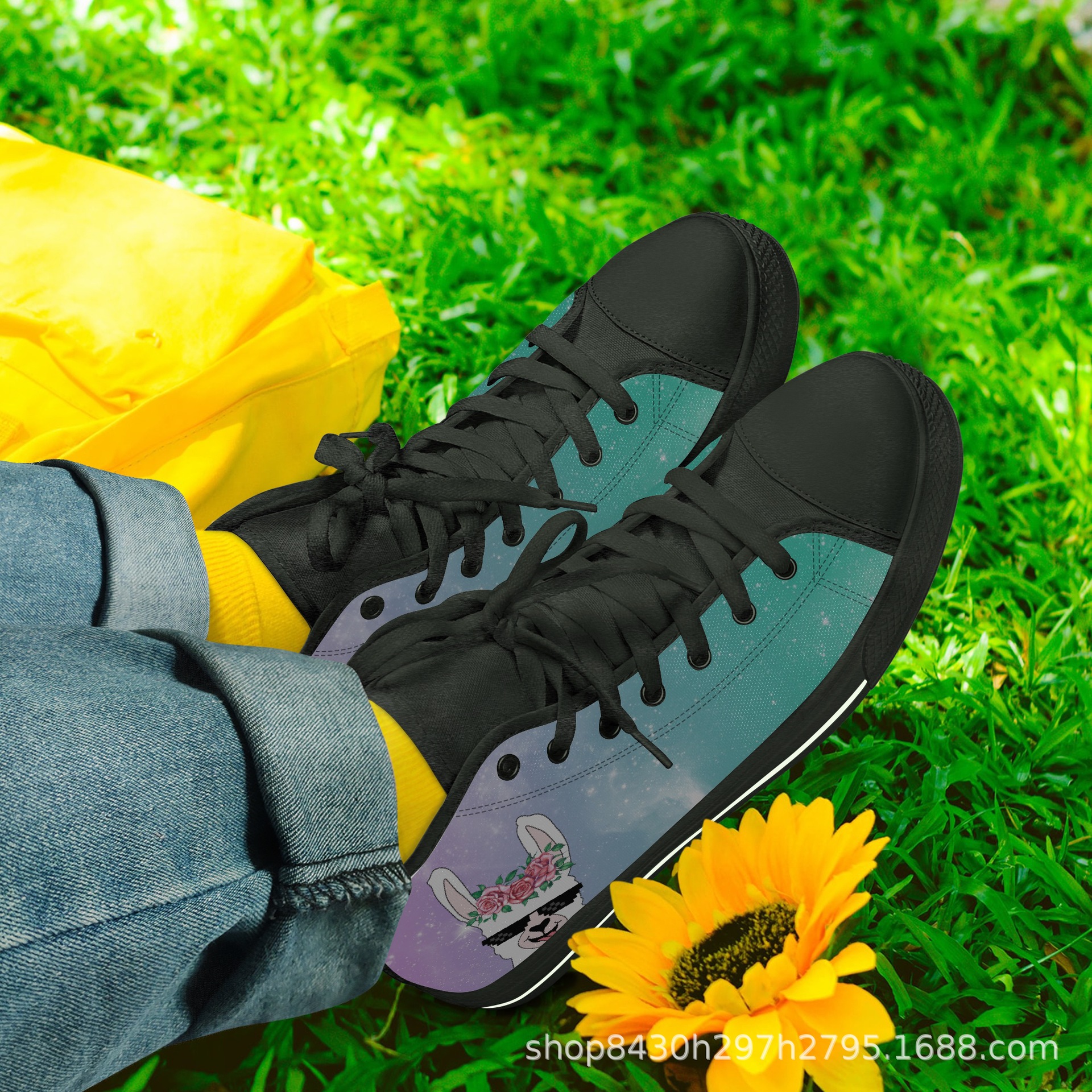 2022夏季新款可定 制可爱卡通羊驼高帮黑底帆布鞋学生鞋可代发