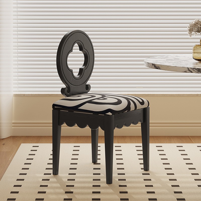 Silla de madera maciza Silla de comedor nórdica minimalista moderna Silla de oficina moderna Entrenamiento Mesas y sillas de aprendizaje en el hogar al por mayor