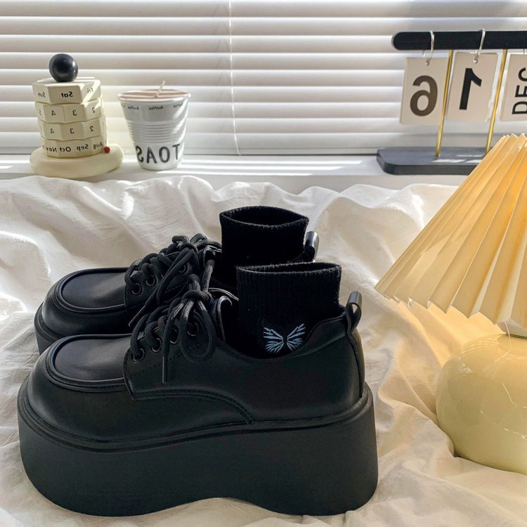 Zapatos de cuero Mary Jane de suela gruesa negra para mujer 2025 primavera nuevo estilo retro estilo británico enano le zapatos individuales