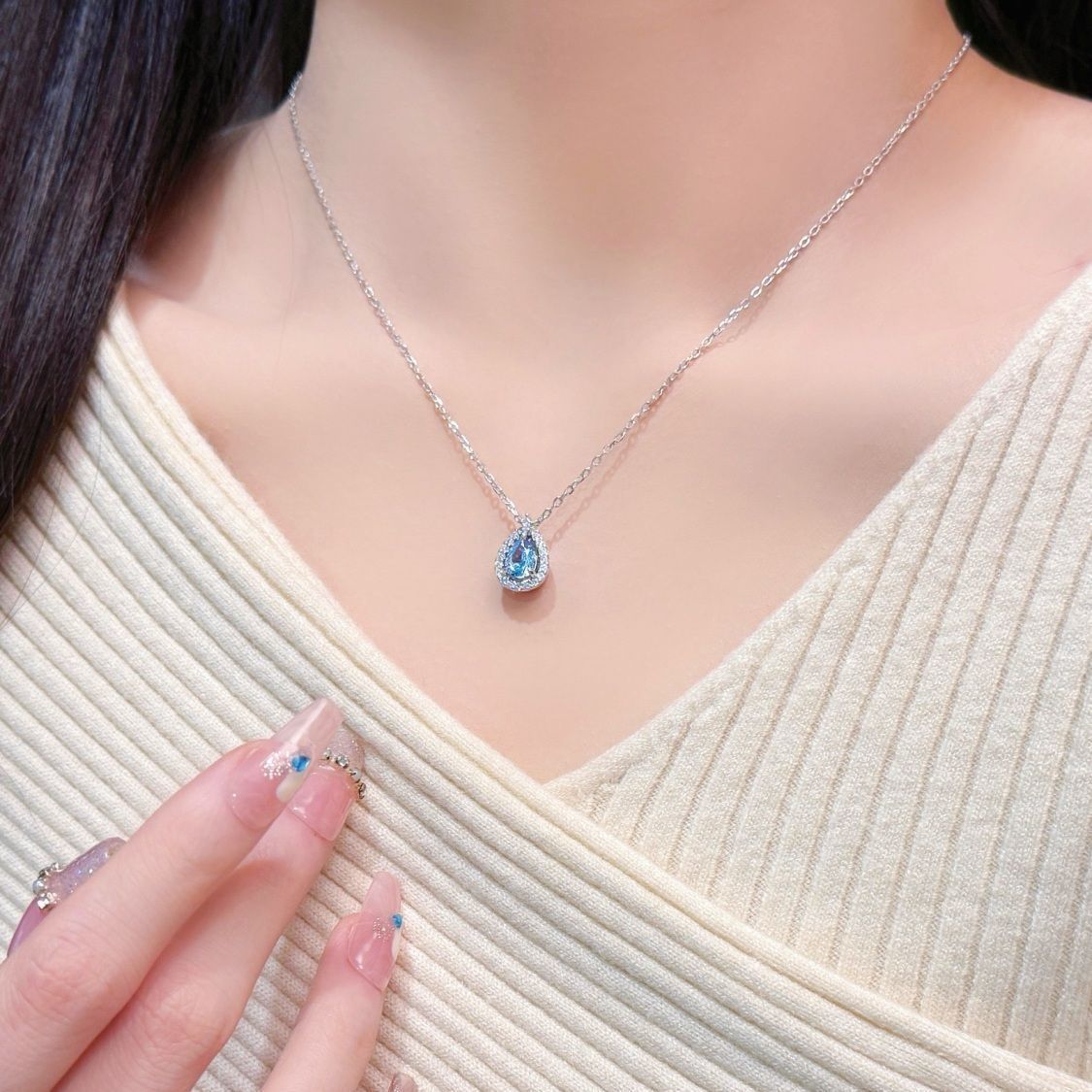 蓝眼泪水滴项链小众设计高级感海蓝宝吊坠锁骨链送女友送妈妈礼物