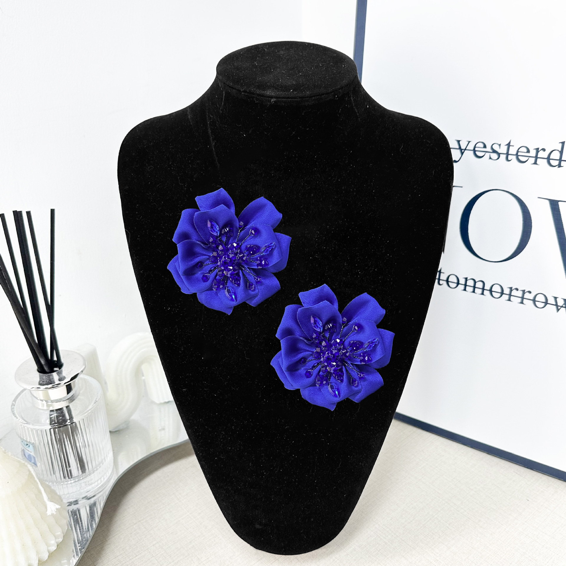 Flor cosida a mano con cuentas de diamante, traje, abrigo, accesorios DIY, plegado, accesorios de flor tridimensionales, flores de pecho image 13