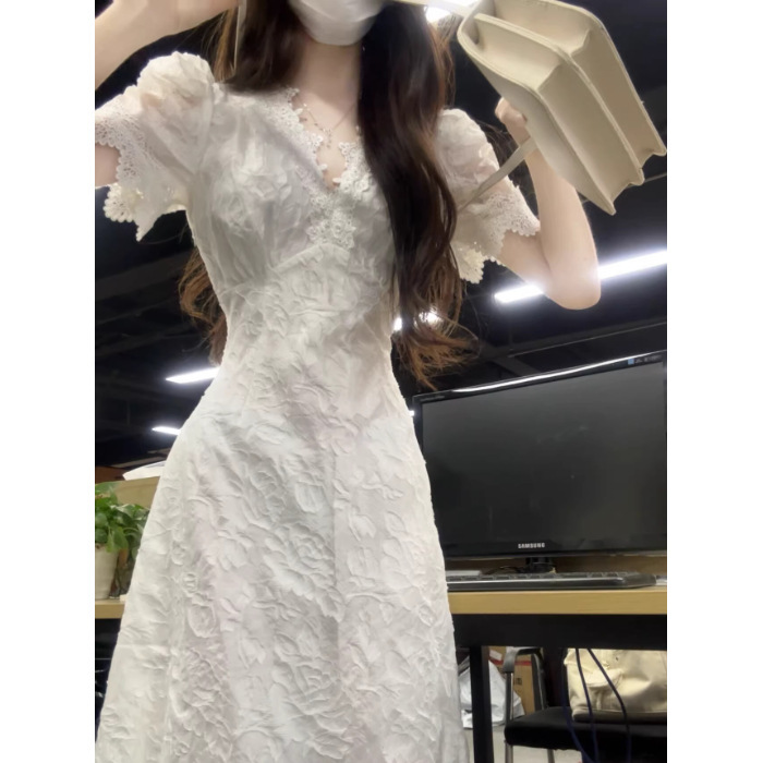 新款法式甜辣妹连衣裙女夏V领感温柔公主裙高个子茶歇收腰长裙子|undefined