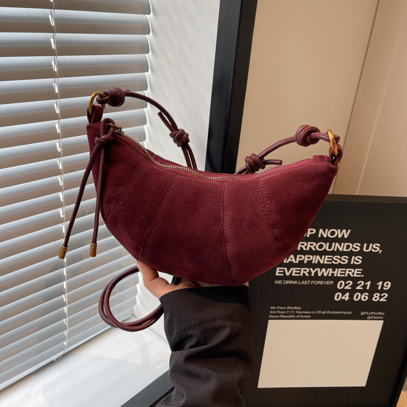 ファッショナブルなクロスボディバッグ女性の多用途餃子バッグ 2025 新しいレトロなヌバックレザーインターネットセレブホットスタイルの女性のショルダーバッグ|undefined