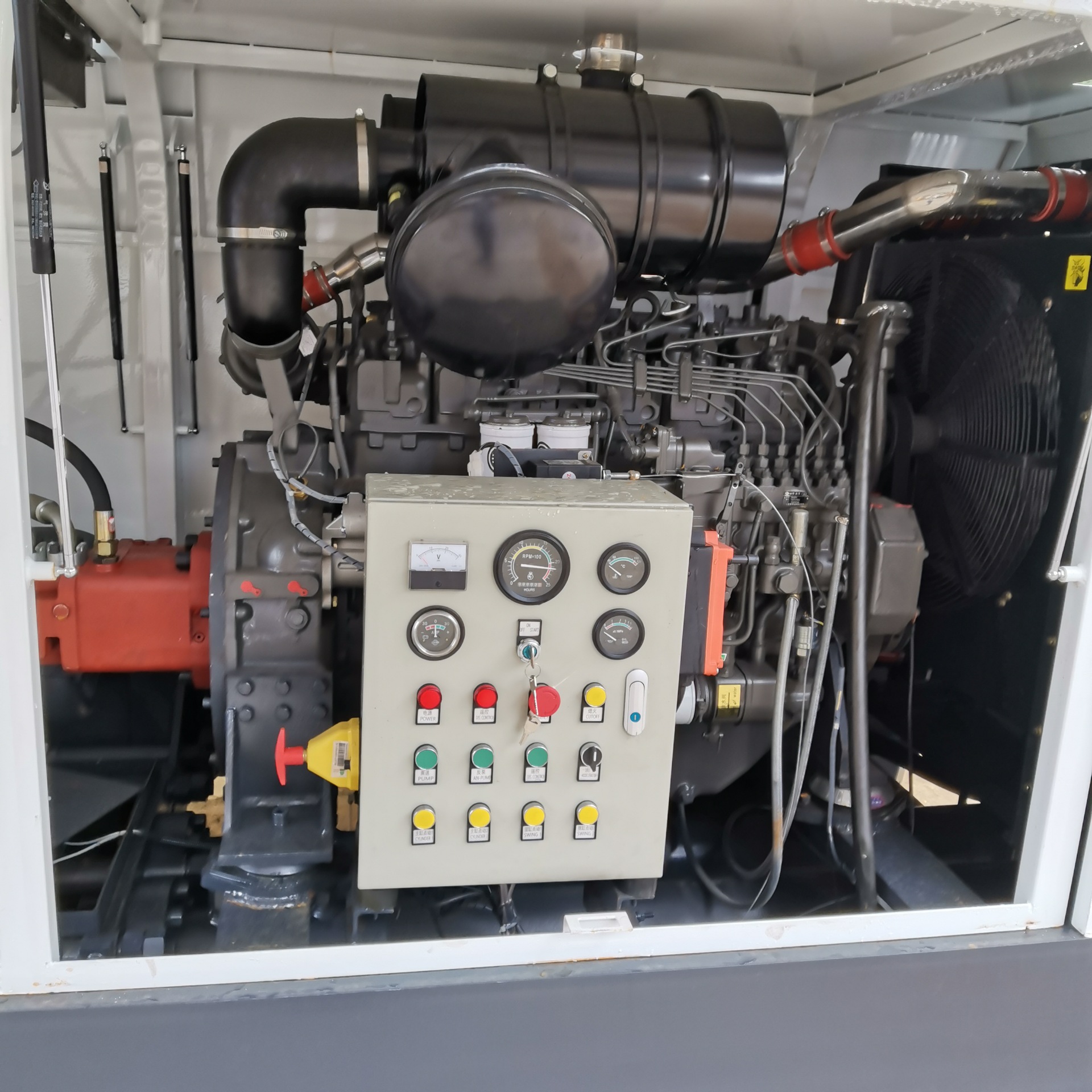 水泥泵机 柴油水泥泵机 打120米高水泥输送泵 129千瓦混凝土拖泵