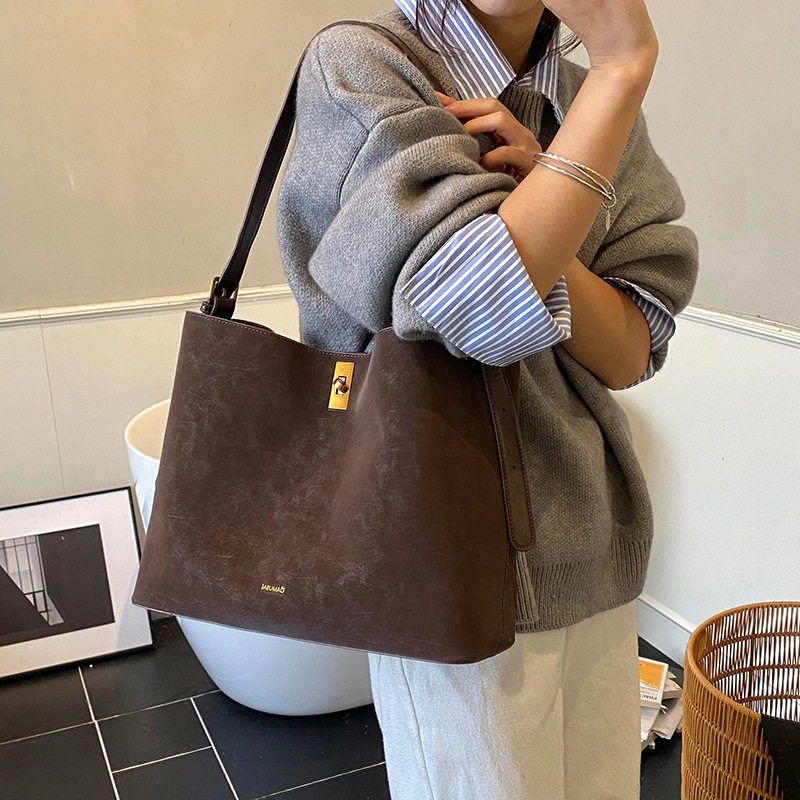 Túi tote nữ cỡ lớn đeo vai đeo chéo , chất liệu PU mềm — Cà Phê Da Báo, Da báo nâu, màu cà phê, đen chi tiết 28