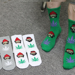 Cross-border trendy socks: Hip-hop pirate socks, Instagram-inspired European/American leaf-patterned socks, cotton crew socks for men and women, mid-calf skateboarding socks