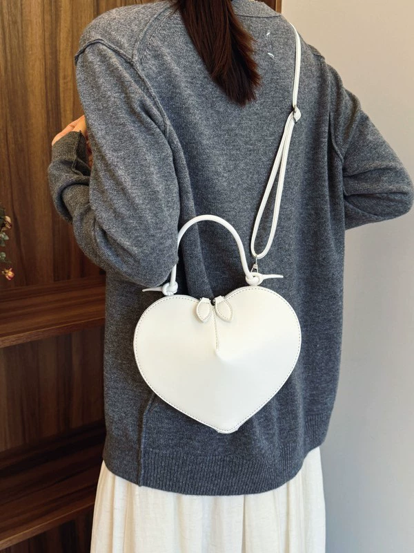 BAG Love Пакет Внешняя сеть Fire Star 2024 Новая старшая сенсорная красная свадьба банкет женская сумка через плечо
