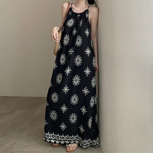 Ethnic style jacquard suspender dress for women 2026 summer new niche design waist slimming long skirt