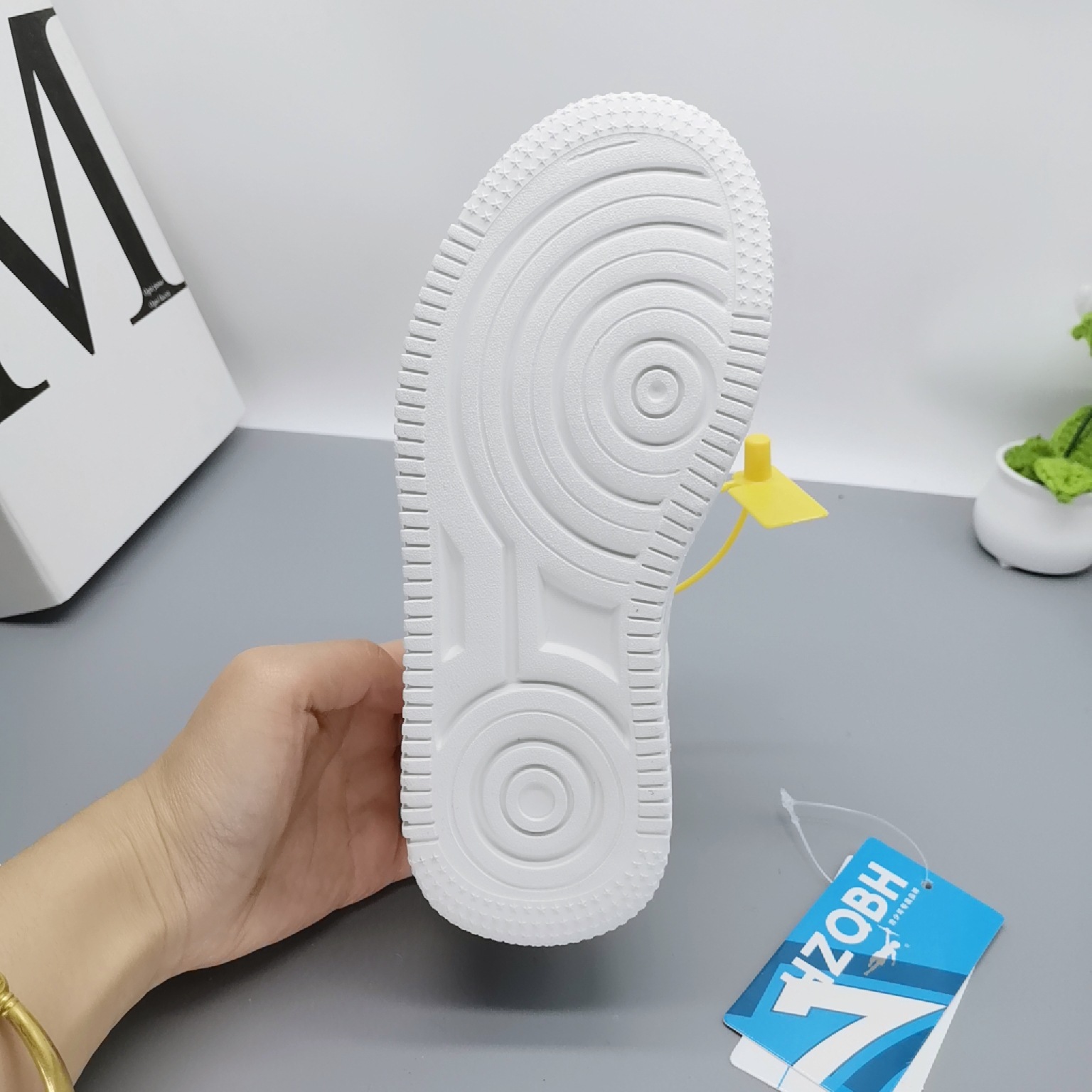 Los nuevos zapatos blancos de red única para niños 6 - 15 años de edad, zapatos deportivos para niños grandes, zapatos de skate para niños grandes