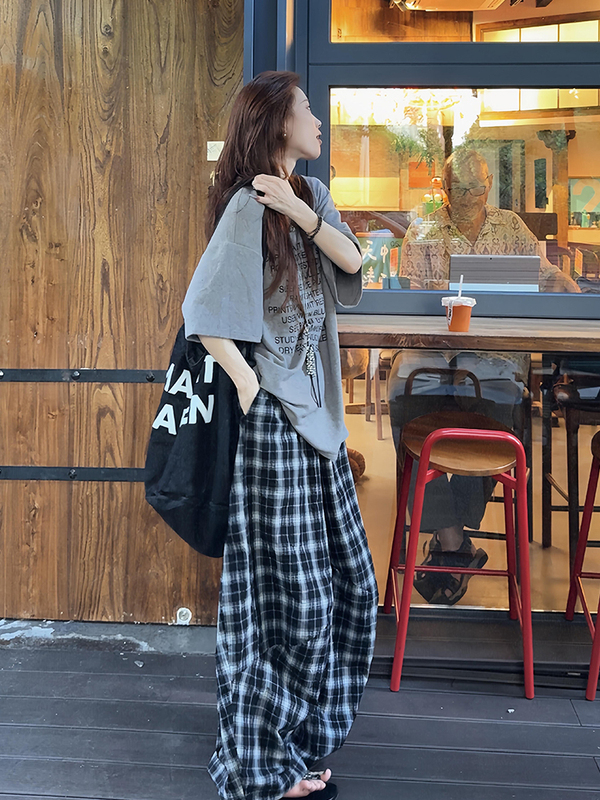 Gorgeous Summer Casual Sports Suit for Women, High-End Loose-Fitting Short-Sleeved T-Shirt and Wide-Leg Pants Two-Piece Set Gorgeous Summer Casual Sports Suit for Women, High-End Loose-Fitting Short-Sleeved T-Shirt and Wide-Leg Pants Two-Piece Set
