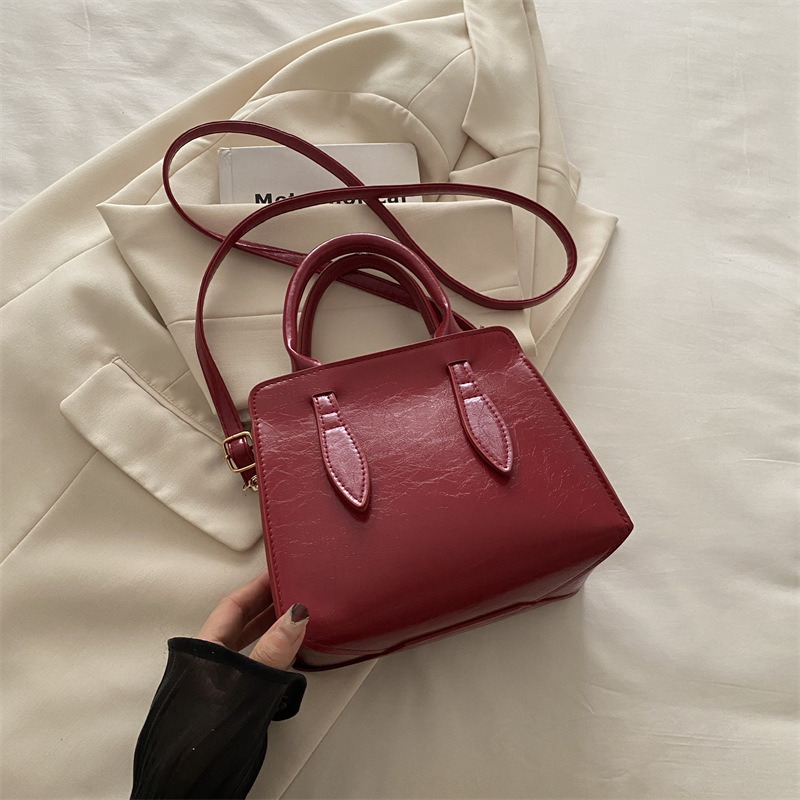 Bolso pequeño retro de alta calidad para mujer 2024 otoño nuevo bolso de mensajero popular bolso cuadrado pequeño Tote portátil