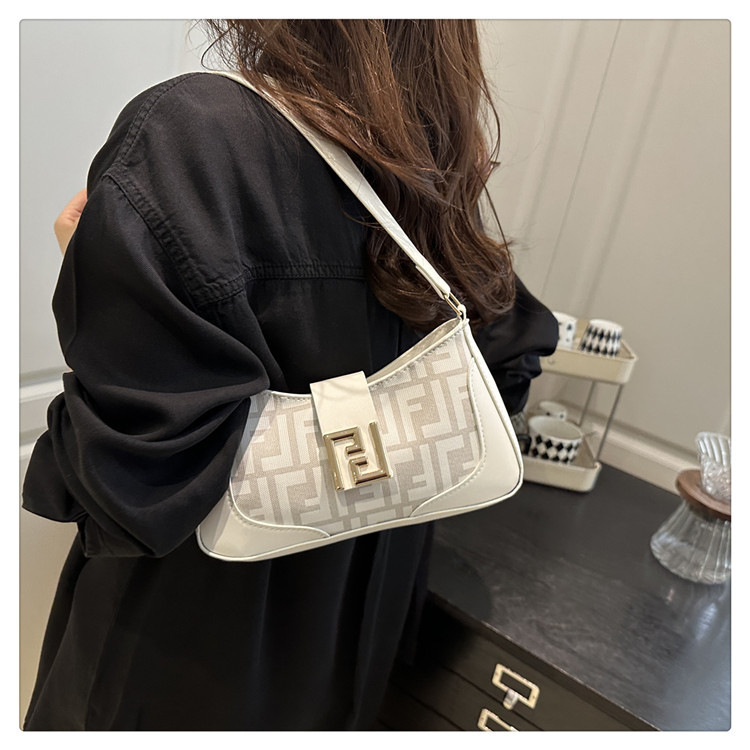 2025 New Trendy Fashion Niche Retro Hot Girl Underarm Bag Motorcycle Shoulder Bag Personalized Belt Buckle Trendy Small Bag 2025 New Trendy Fashion Niche Retro Hot Girl Underarm Bag Motorcycle Shoulder Bag Personalized Belt Buckle Trendy Small Bag