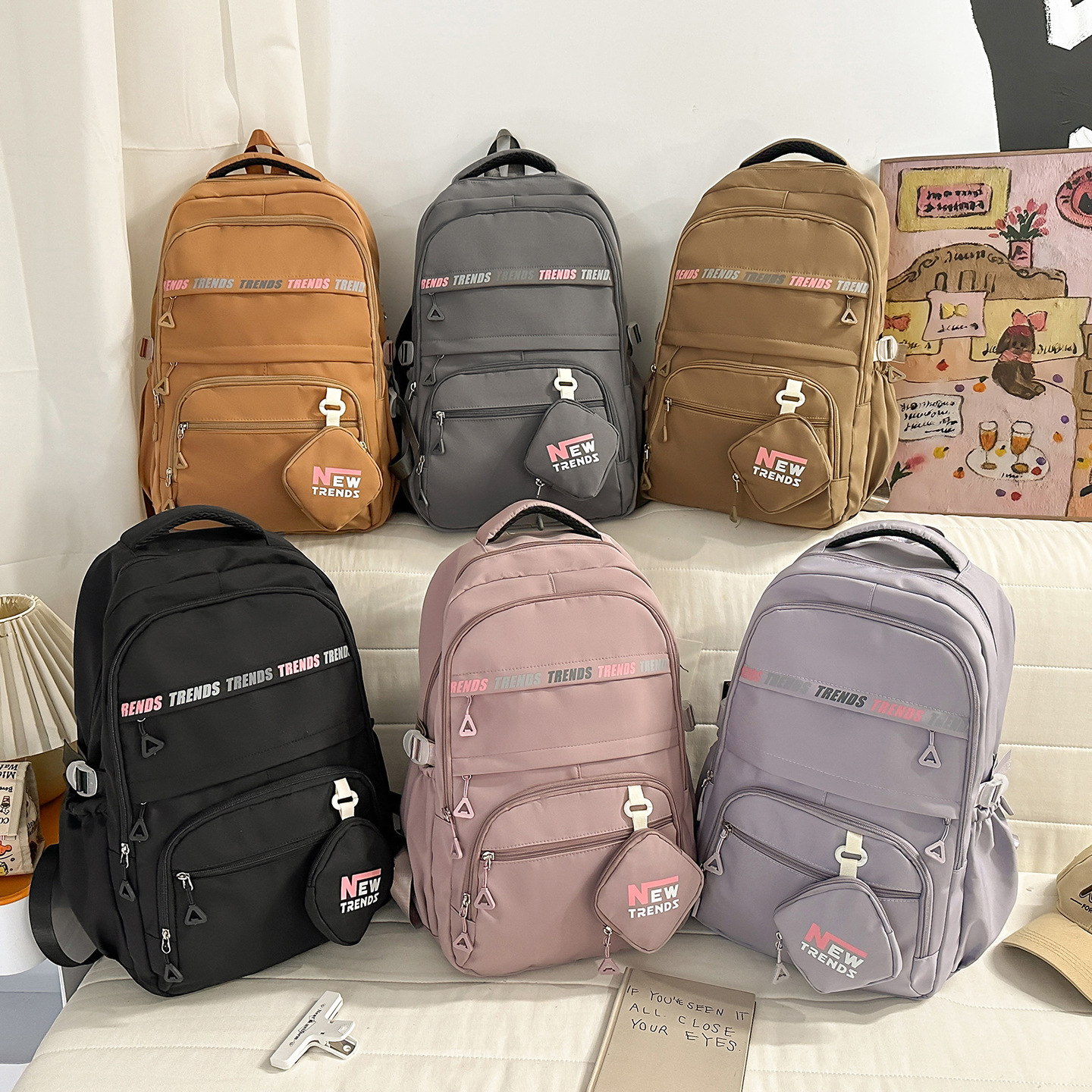 Mochila de ocio simple para estudiantes de secundaria de niñas, mochila de gran capacidad para estudiantes de secundaria, nuevo tipo de mochila de niñas del campus.