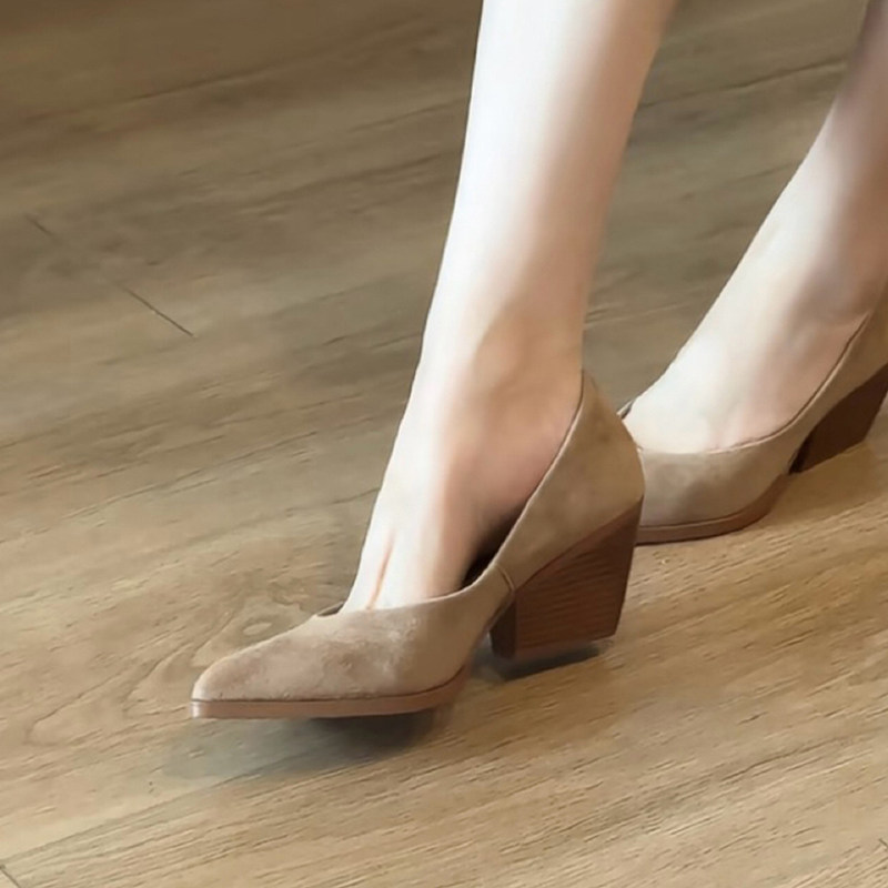 In stock~ Women's elegant and sophisticated style shoes in apricot color, pointed toe, suede slip-on, extremely versatile, chunky high heel In stock~ Women's elegant and sophisticated style shoes in apricot color, pointed toe, suede slip-on, extremely versatile, chunky high heel