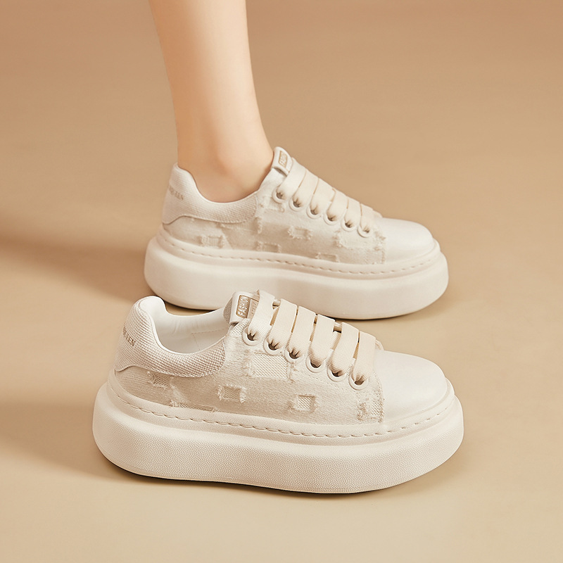 White Sneakers for Women 2026 Autumn New Retro Thick-Soled Height-Increasing Casual Shoes in Solid Color, Fashionable and Versatile for Everyday Style White Sneakers for Women 2026 Autumn New Retro Thick-Soled Height-Increasing Casual Shoes in Solid Color, Fashionable and Versatile for Everyday Style