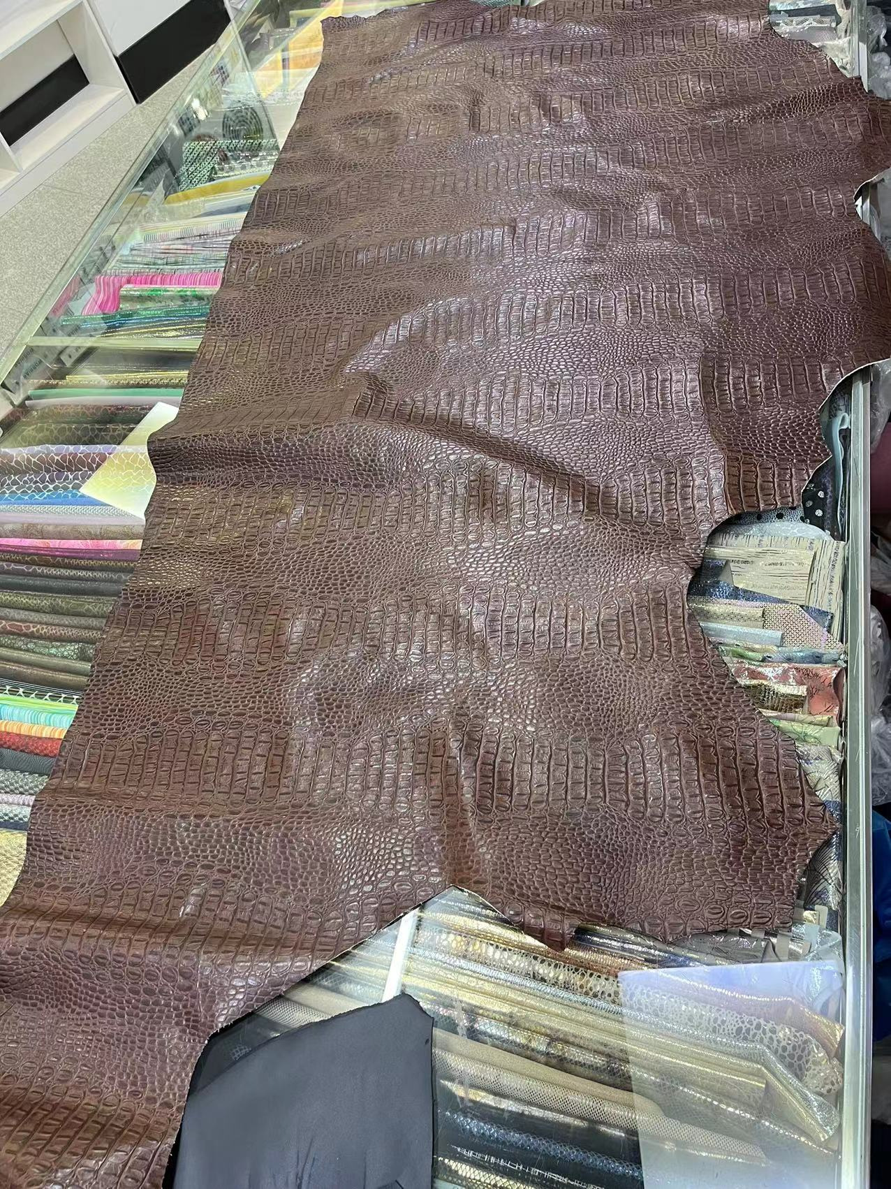 环保双色油蜡鳄鱼纹牛皮整张头层面料箱包钱包皮革