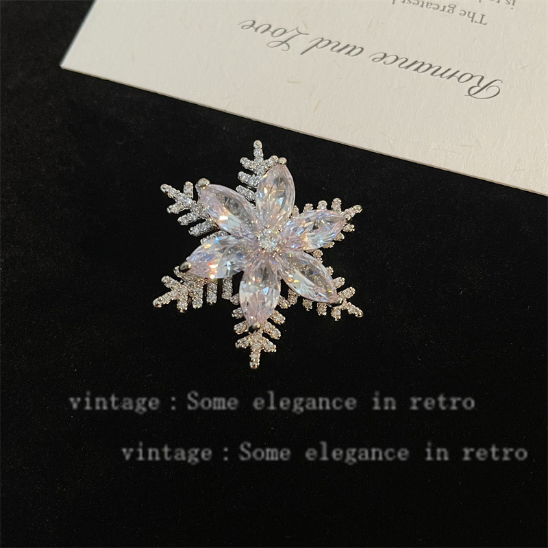 Sophisticated double-layer elegant brooch with zircon