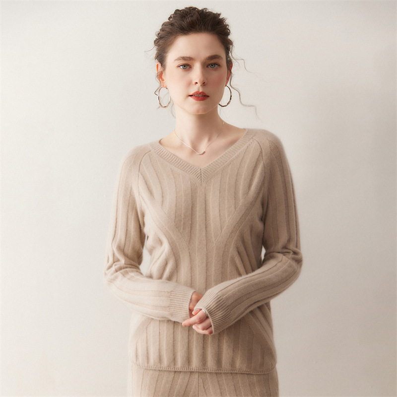 2025 New Autumn and Winter Cashmere Suit Women's New Cashmere Sweater Self-Heating Knitted Sweater Bottoming Sweater