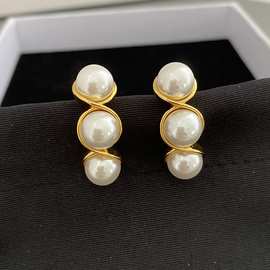法式气质珍珠耳环女金色豌豆夹耳钉小众设计高质量复古精致耳饰