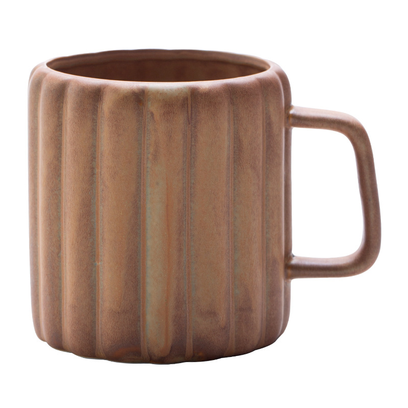 Taza de cerámica Dehua resistente a altas temperaturas, taza de cerveza de gran capacidad, taza de bebida de diseño de alto valor para oficina en el hogar