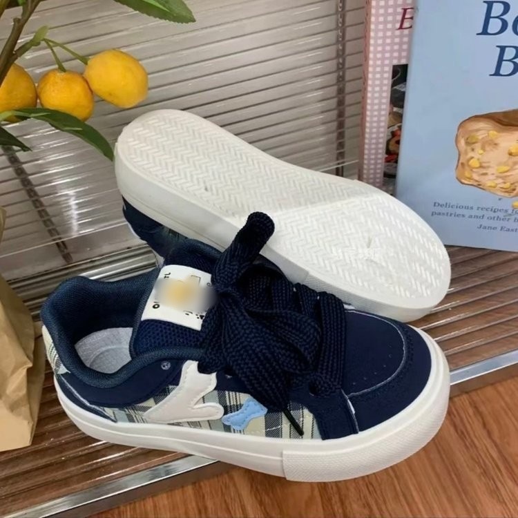 Nuevos zapatos de skate casuales de altura de suela gruesa zapatos blancos de otoño de mujeres nuevos nuevos productos nuevos zapatos de pan deportivo