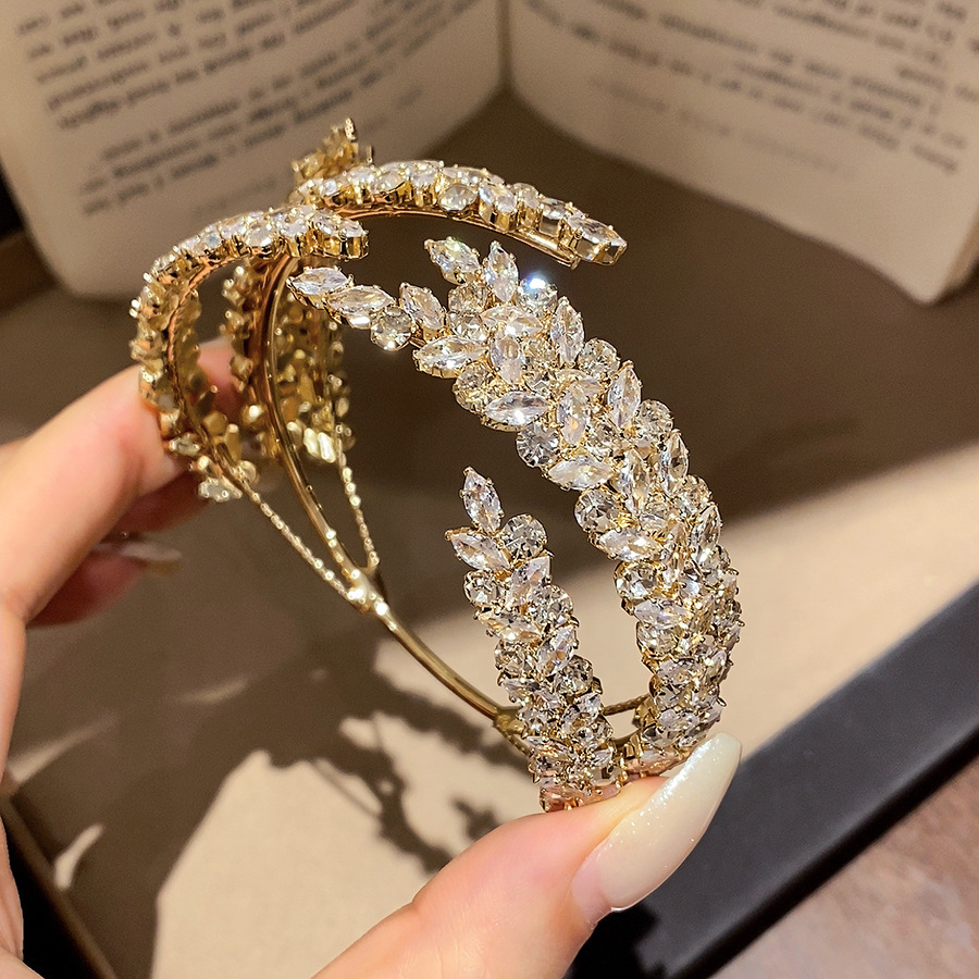 El temperamento francés arco de zircon pulsera de doble capa dulce ins pulsera de viento lujoso ligero de alto nivel sensación de joyas versátiles para mujeres