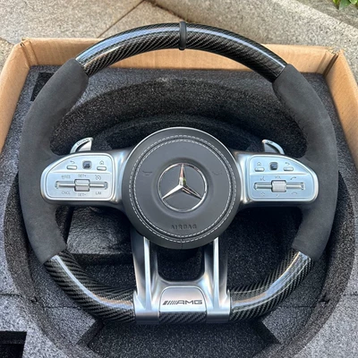 Suitable for Mercedes-Benz steering wheels of A-Class, C-Class, E-Class, and ML models; used for upgrading and modifying older models to newer ones; AMG carbon fiber steering wheel assembly