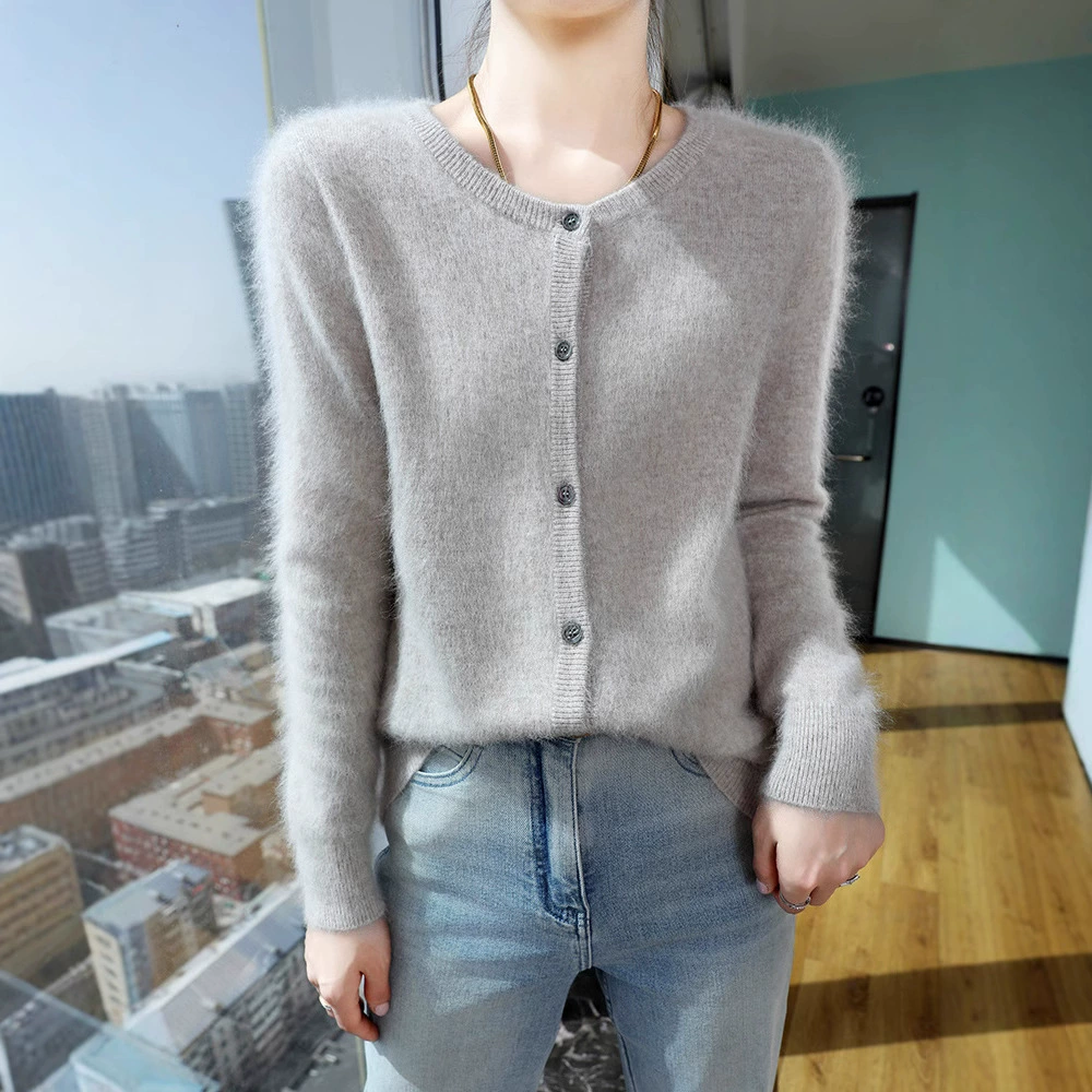 Норчатый свитер снаружи женский 2025 весна и осень с круглым вырезом свободный цвет пряжка сплошной цвет короткий шерстяной вязаный свитер кардиган куртка