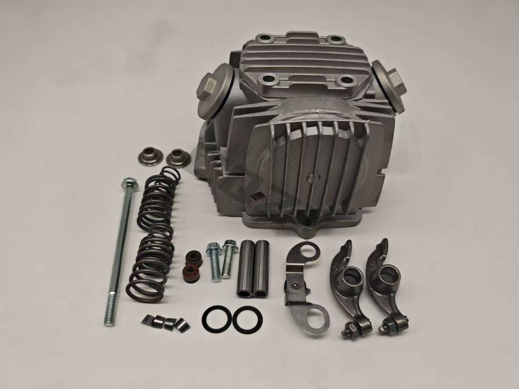 Motorcycle Parts C100C110 Cylinder Head Assembly Curved Beam Vehicle Engine Cylinder Head Assembly