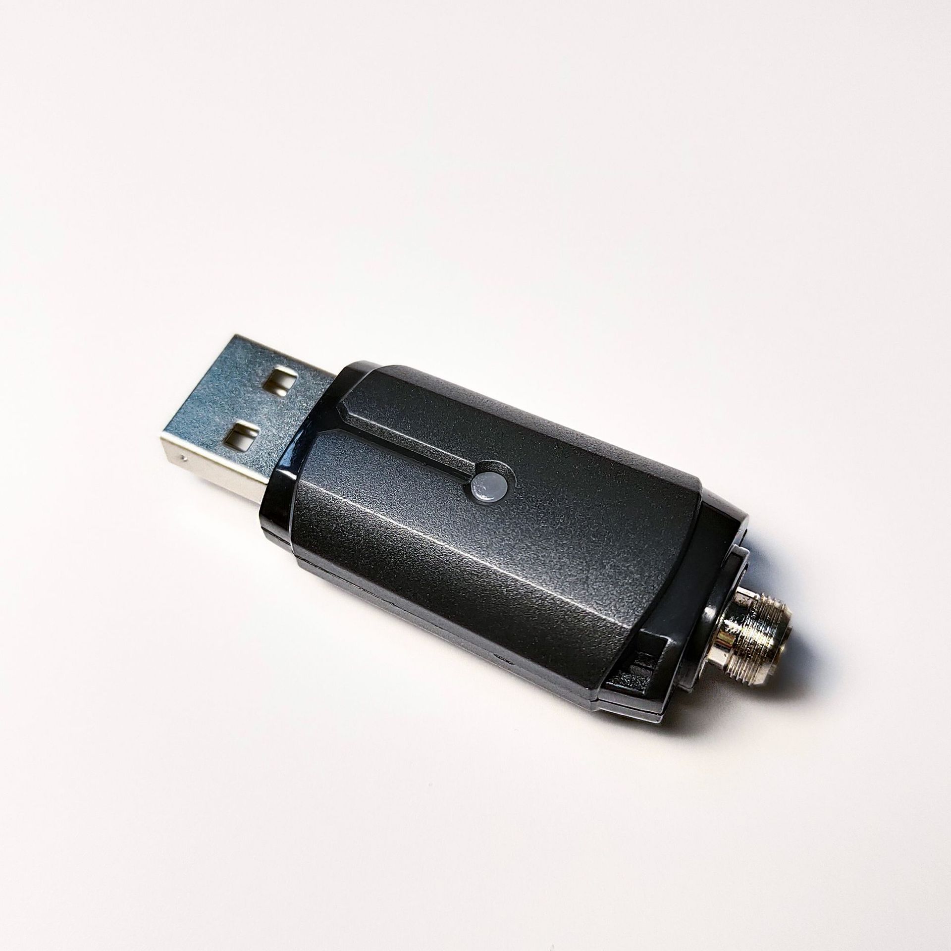 新品510电子凸头充电器转灯带保护专利厂家直销出美国亚马逊热销