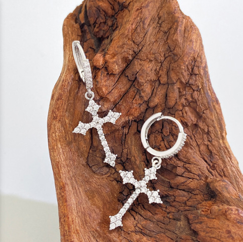 Cross Stud Earrings With Diamonds For Men And Women Elegant_voghion.com
