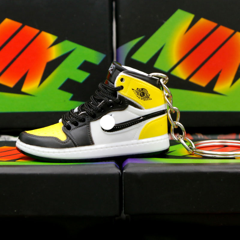 49.a 검정색과 노란색 발가락