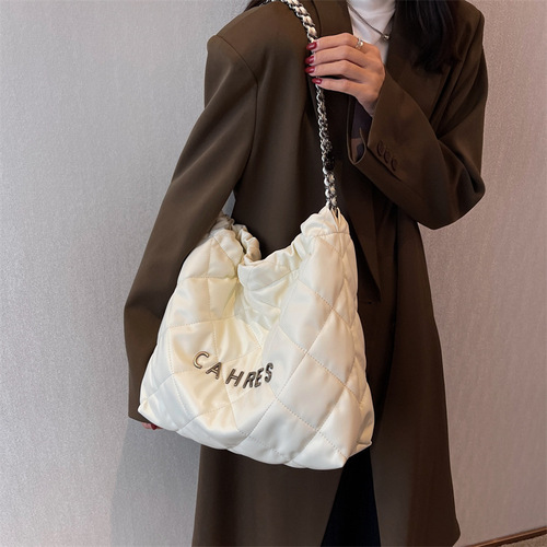 This year's popular bags for women large capacity  new fashion chain shoulder bag texture Internet celebrity rhombus bucket bag
