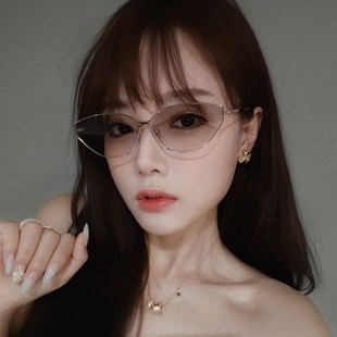 �͹ŚW���o��ˮ�y̫��RŮ����Y2K�W��խ��؈�ەr��ī�R�AĘ�@��