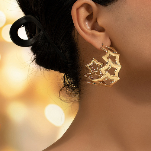 Minimalist European and American hollow link chain earrings for women, Korean style, Instagram influencer fashion, geometric C-type ear studs and earrings