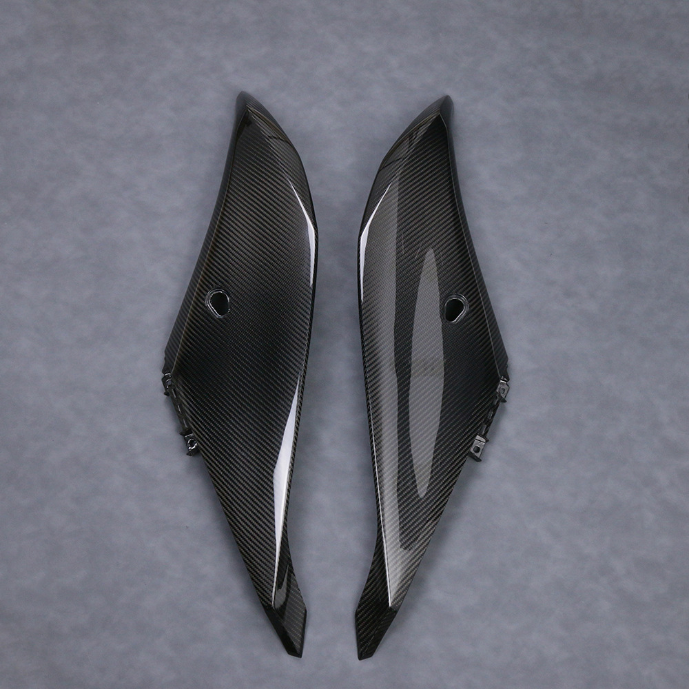 Suitable for new YAMAHA YAMAHA R3 front big side plate carbon fiber shell motorcycle accessories fairing
