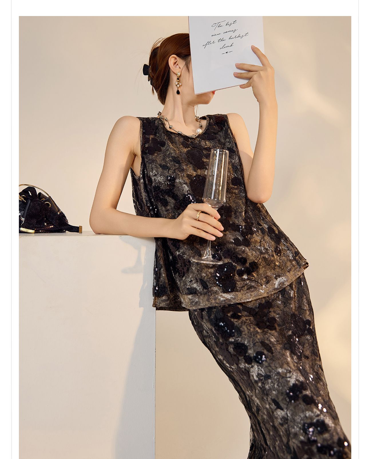 Bộ vest nữ phong cách Trung Quốc mới mùa hè 2026, thêu sequin, chân váy ngắn và áo vest — Chân váy màu trắng be, Chân váy đen cao cấp, Gilê đen cao cấp, Gi lê màu trắng be chi tiết 24