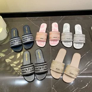 2024D домашние сандалии большого размера со стразами для внешней торговли, летние повседневные тапочки на плоской подошве с ремешком с надписью, женская обувь