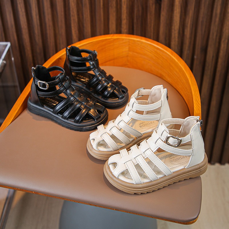 Sandalias romanas para niñas, estilo nuevo verano 2025 para niñas mayores, zapatos de playa de punta cerrada con suela blanda, elegantes zapatos de princesa para niñas a la moda